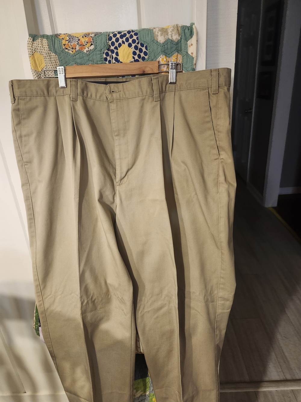 Dockers Men's Pleated Chinos - Khaki/Tan